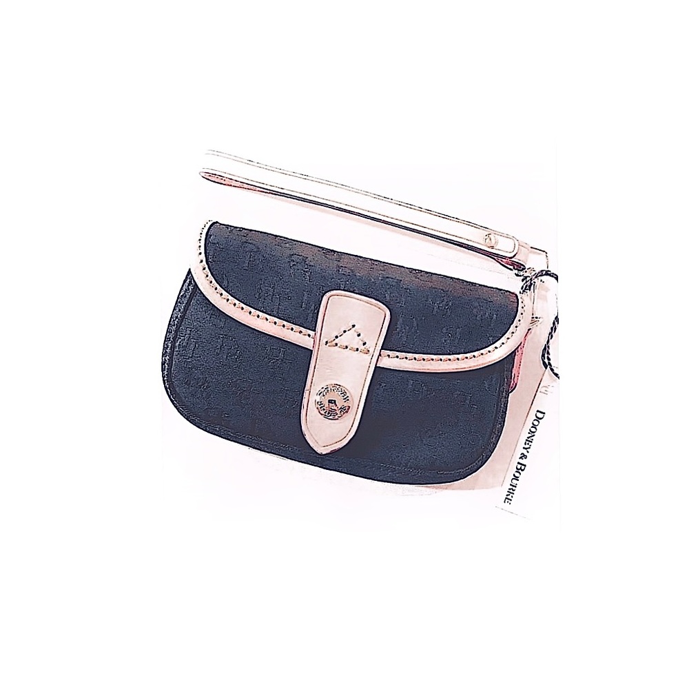 NWT Dooney & Bourke Eva Flap Wristlet